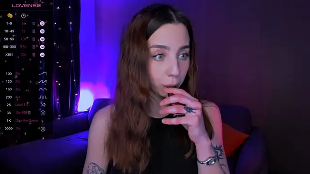 Snapshot of CharliGrace_ chatting on 23, 4, 2026 CharliGrace online show from 23, 4, 2026
