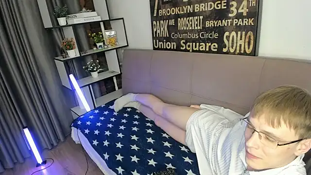 Snapshot of TwinkWhite chatting on 16, 5, 2026 TwinkWhite online show from 16, 5, 2026