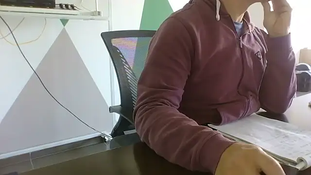 Snapshot of brunosso85ita chatting on 14, 4, 2026 brunosso85ita online show from 14, 4, 2026