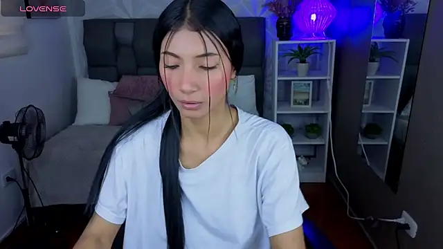Perlaa moon  online show from 7, 7, 2026