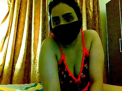 Snapshot of Ladyhunder99 chatting on 30, 4, 2026 Ladyhunder99 online show from 30, 4, 2026