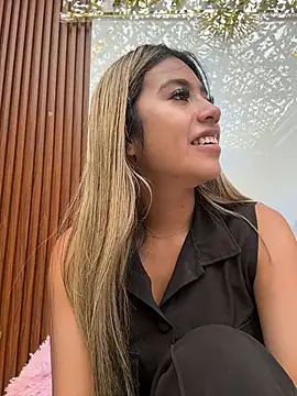 Kimmiebellarie online show from 6, 7, 2026