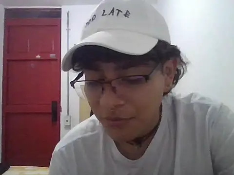 Snapshot of xhecho_uzumaki chatting on 8, 5, 2026 xhecho uzumaki online show from 8, 5, 2026