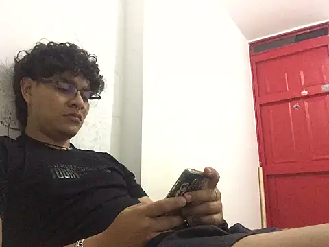 Snapshot of xhecho_uzumaki chatting on 2, 6, 2026 xhecho uzumaki online show from 2, 6, 2026