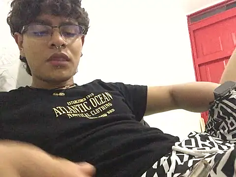 Snapshot of xhecho_uzumaki chatting on 13, 6, 2026 xhecho uzumaki online show from 13, 6, 2026