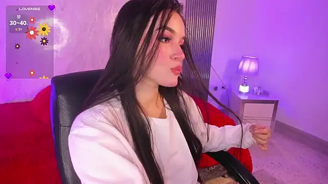 IsabellaDubois  online show from 16, 4, 2026