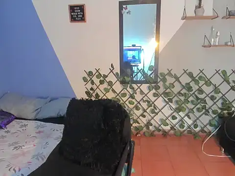 Snapshot of MilaValentine chatting on 13, 4, 2026 MilaValentine online show from 13, 4, 2026