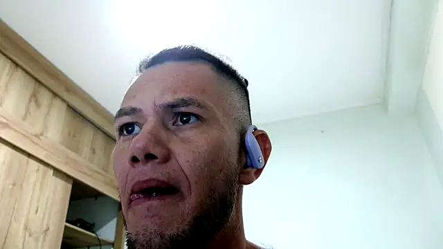 Snapshot of andrew_1520 chatting on 18, 11, 2025 andrew 1520 online show from 18, 11, 2025