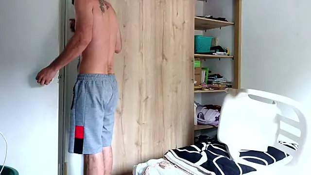 Snapshot of andrew_1520 chatting on 13, 1, 2026 andrew 1520 online show from 13, 1, 2026