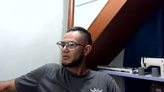 Snapshot of andrew_1520 chatting on 3, 2, 2026 andrew 1520 online show from 3, 2, 2026