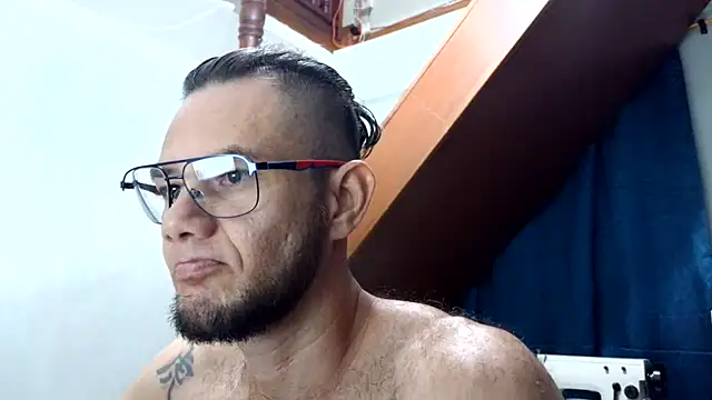 Snapshot of andrew_1520 chatting on 4, 2, 2026 andrew 1520 online show from 4, 2, 2026