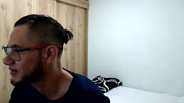 Snapshot of andrew_1520 chatting on 10, 2, 2026 andrew 1520 online show from 10, 2, 2026