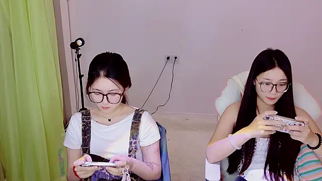 Snapshot of Xiongchumo1120 chatting on 27, 5, 2026 Xiongchumo1120 online show from 27, 5, 2026
