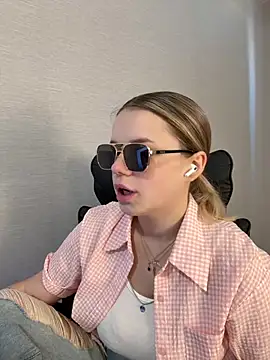 Snapshot of KimEvanss chatting on 27, 6, 2026 KimEvanss online show from 27, 6, 2026
