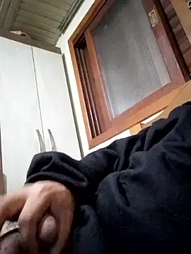 Snapshot of Linfyre chatting on 22, 4, 2026 Linfyre online show from 22, 4, 2026