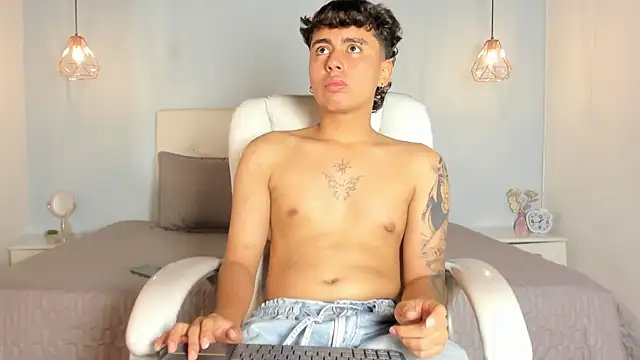 Snapshot of Malakay_18 chatting on 12, 4, 2026 Malakay 18 online show from 12, 4, 2026