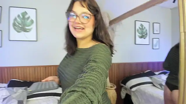 AMBERBENELLI online show from 18, 4, 2026