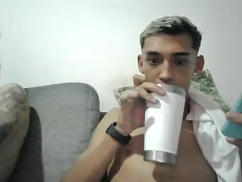 Snapshot of marcelobuback chatting on 21, 4, 2026 marcelobuback online show from 21, 4, 2026