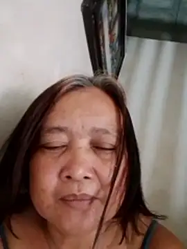 Snapshot of jeanyummytits chatting on 28, 4, 2026 jeanyummytits online show from 28, 4, 2026