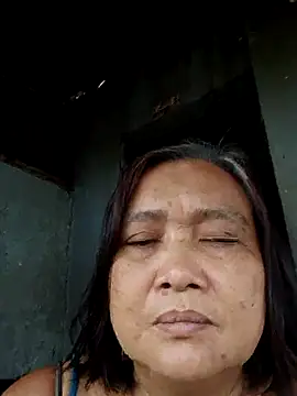 Snapshot of jeanyummytits chatting on 3, 5, 2026 jeanyummytits online show from 3, 5, 2026