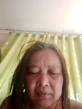 Snapshot of jeanyummytits chatting on 20, 5, 2026 jeanyummytits online show from 20, 5, 2026
