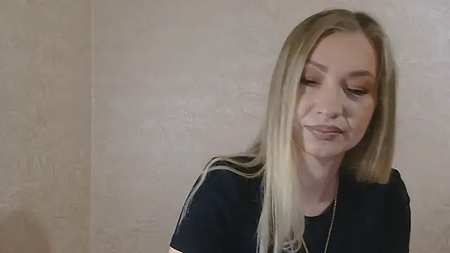 Snapshot of NoirEnigma chatting on 30, 4, 2026 NoirEnigma online show from 30, 4, 2026