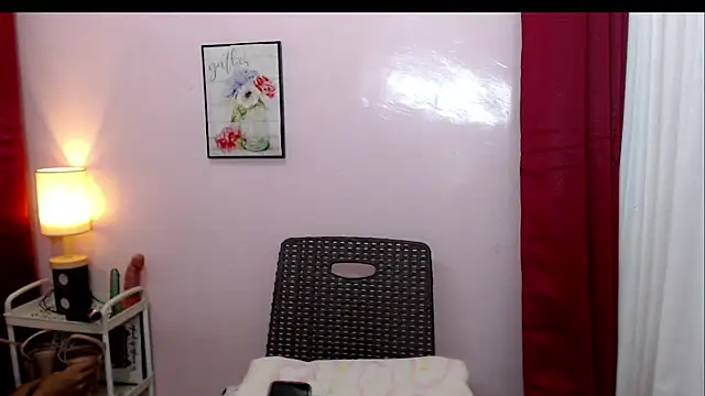 Snapshot of ursexy_anne chatting on 24, 6, 2026 ursexy anne online show from 24, 6, 2026