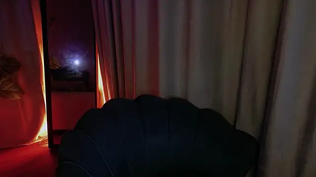 HazelHayesss online show from 28, 4, 2026