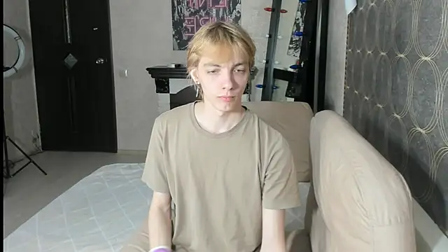 Snapshot of cute_grecha chatting on 27, 4, 2026 cute grecha online show from 27, 4, 2026