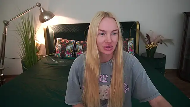 SavageKisses online show from 22, 5, 2026