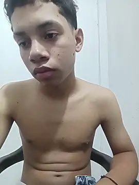 Snapshot of curious_straight_guy chatting on 24, 5, 2026 curious straight guy online show from 24, 5, 2026