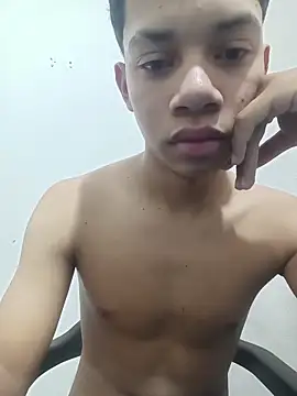 Snapshot of curious_straight_guy chatting on 24, 5, 2026 curious straight guy online show from 24, 5, 2026