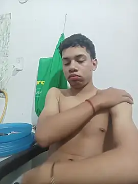 Snapshot of curious_straight_guy chatting on 24, 6, 2026 curious straight guy online show from 24, 6, 2026