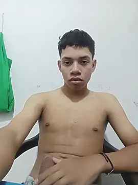Snapshot of curious_straight_guy chatting on 29, 6, 2026 curious straight guy online show from 29, 6, 2026