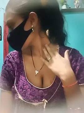 Snapshot of BaddieUnleashed chatting on 14, 4, 2026 BaddieUnleashed online show from 14, 4, 2026