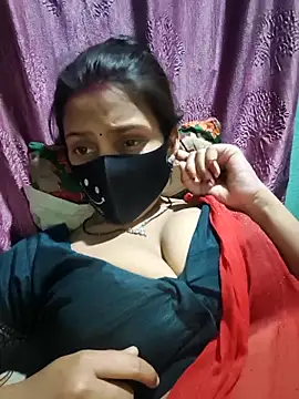 Snapshot of BaddieUnleashed chatting on 5, 5, 2026 BaddieUnleashed online show from 5, 5, 2026