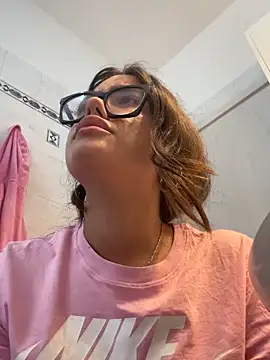 Snapshot of Sofialapazzerella chatting on 6, 5, 2026 Sofialapazzerella online show from 6, 5, 2026