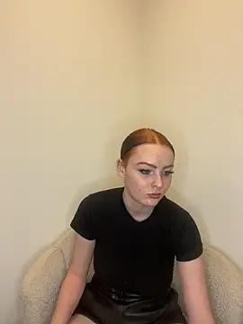Snapshot of MiraVoss18 chatting on 21, 4, 2026 MiraVoss18 online show from 21, 4, 2026