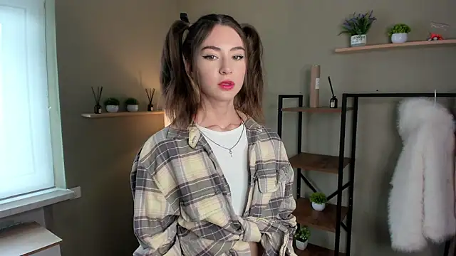 Peaches Peaches online show from 17, 4, 2026