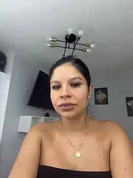 Snapshot of Elara_Luxe chatting on 25, 6, 2026 Elara Luxe online show from 25, 6, 2026