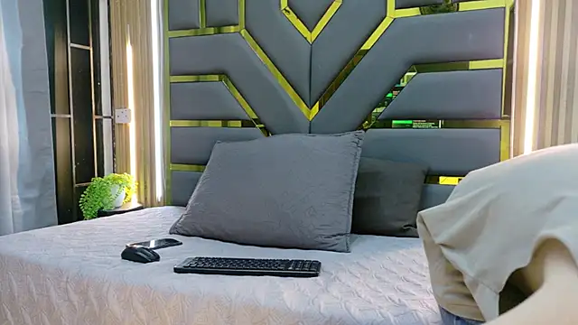 Snapshot of Leo_Miller_ chatting on 23, 4, 2026 Leo Miller online show from 23, 4, 2026