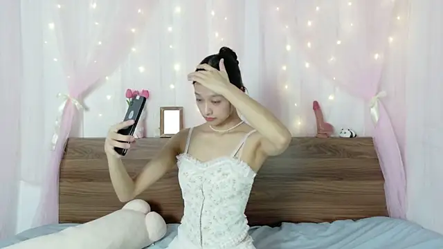 Snapshot of shy_pink_doll chatting on 21, 7, 2026 shy pink doll online show from 21, 7, 2026
