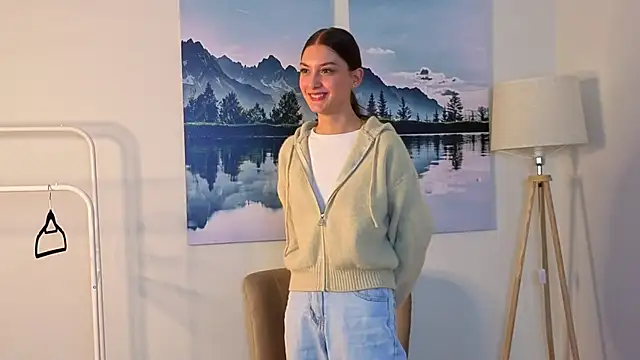 NatashaRieker online show from 15, 4, 2026