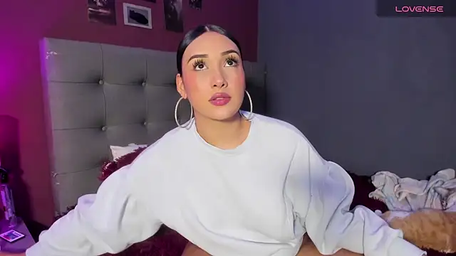 Charlotte james1 online show from 17, 4, 2026