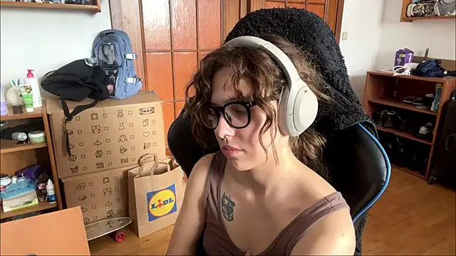 PillowPeachX online show from 12, 5, 2026