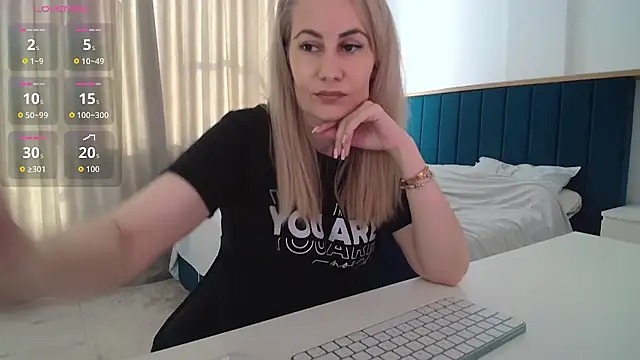 Snapshot of AdellynRose chatting on 20, 6, 2026 AdellynRose online show from 20, 6, 2026