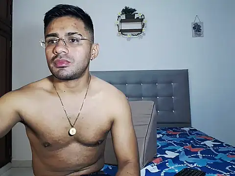 Snapshot of zeussexyhot chatting on 21, 4, 2026 zeussexyhot online show from 21, 4, 2026