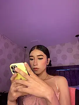 Alahia pink  online show from 15, 4, 2026