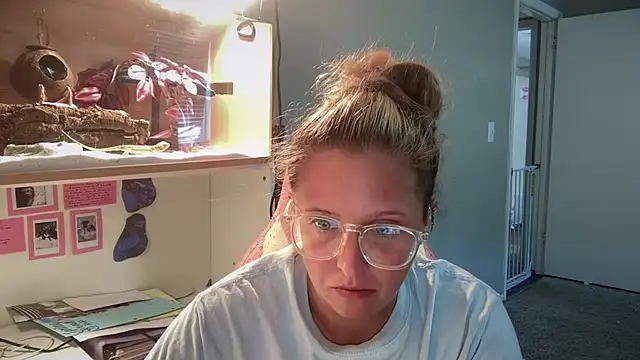 Snapshot of MUSCLEMOMMY1365 chatting on 23, 4, 2026 MUSCLEMOMMY1365 online show from 23, 4, 2026