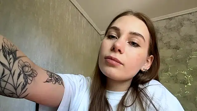 FlufyRabbit online show from 15, 4, 2026